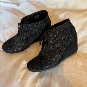 Toms Black Textured Ankle Booties